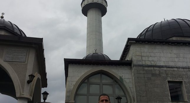 Velika akcija podjele islamskih knjiga  „Svojstva Poslanikovog s.a.v.s.  namaza od abdesta do zikra“