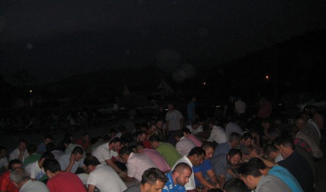 Iftarska sorfra u džamiji Vladne  IKC PODGORICA