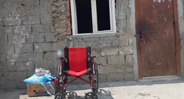 Donirana garderoba, obuća, invelidska kolica, frižider i posuđe IKC PODGORICA