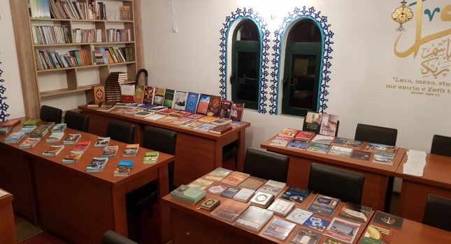 Poklon knjige za najvredniji džemat u Crnoj Gori-džamije Klezna MIZ -Ulcinj (FOTO)