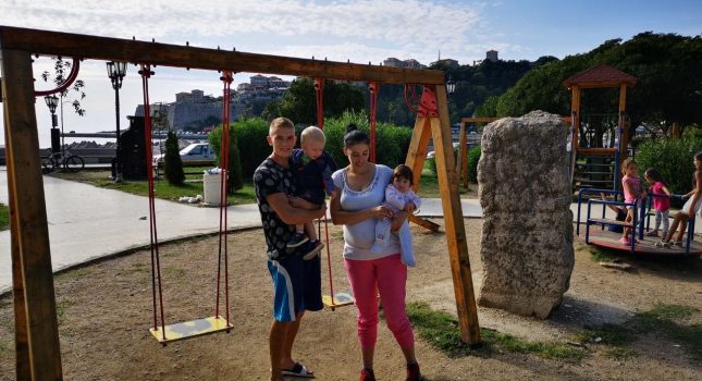Gratis  apartman, hrana i prevoz za socijalno ugroženu porodicu Koljenović