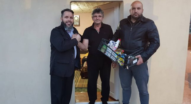 Osnovna hrana pred vratima dvedeset siromaha