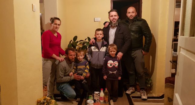 Osnovna hrana pred vratima dvedeset siromaha