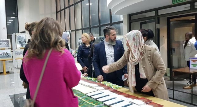 Predavanje prof. Sanina Muse u punoj sali KIC-a Malesija (GALERIJA SLIKA) IKC Podgorica