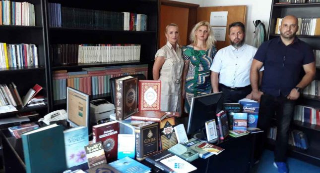 IKC Podgorica donirao 400 raznih knjiga islamske tematike Nacionalnim i svim gradskim bibliotekama u Crnoj Gori