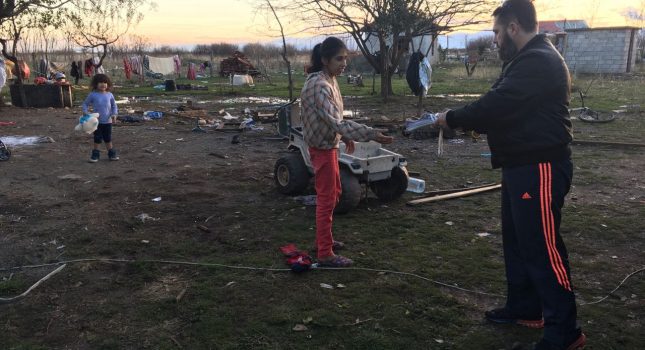 Podijeljena garderoba najsiromašnijem stanovništvu u Podgorici-IKC Podgorica