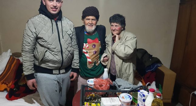 Osnovna hrana pred vratima dvedeset siromaha