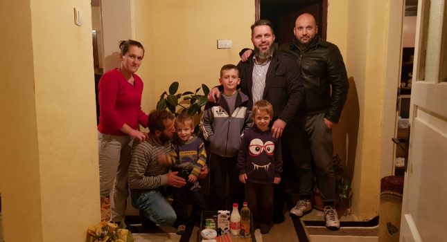Osnovna hrana pred vratima dvedeset siromaha