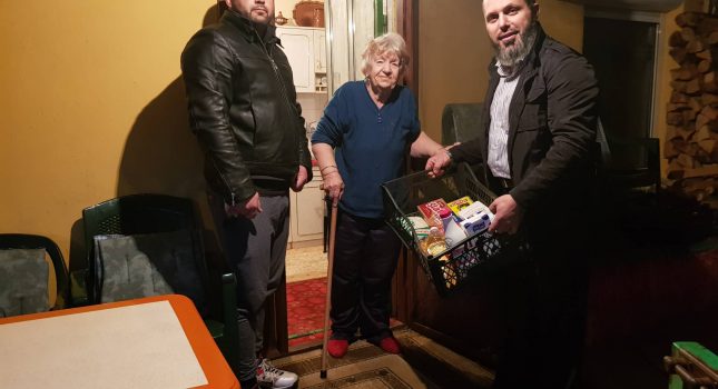Osnovna hrana pred vratima dvedeset siromaha