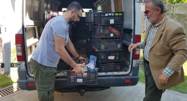 IKC Podgorica podijelio 87 paketa hrane i hemije, građanima Podgorice i Malesije