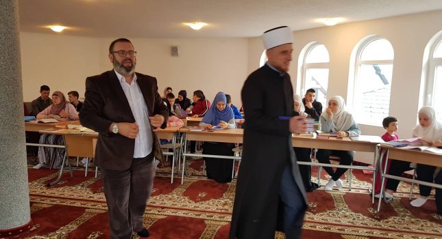 Donacija eksluzivnih izdanja Kur`ana najbrojnijem mektebu ne teritoriji cijele države Srbije
