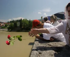 I 33 godine od žive lomače Višegrad još gori