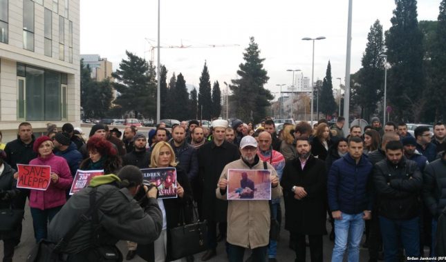 PROTEST U PODGORICI: DOSTA JE PROLIVANJA KRVI NEDUŽNIH U SIRIJI