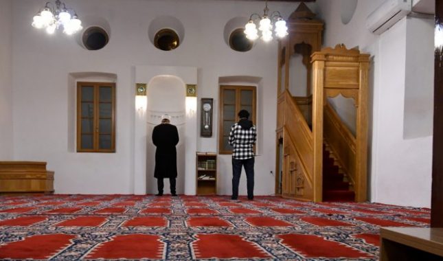 Ostavljanje namaza uklanja postojeće i prekida nadolazeće blagodati