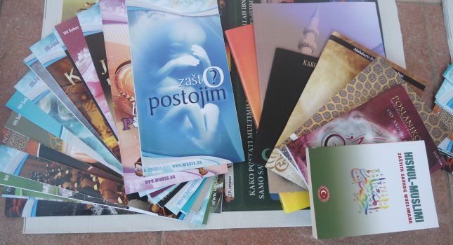 IKC-Podgorica-Donacija na stotine raznih Islamskih knjiga,dvd i letaka građanima Podgorice i prigradckih naselja