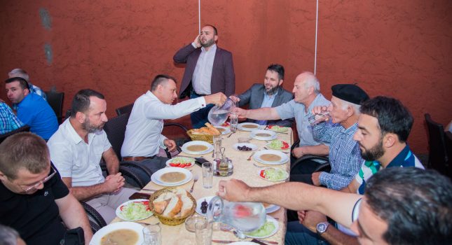Veliki Ramazanski iftar u organicaciji IKC-a Podgorica