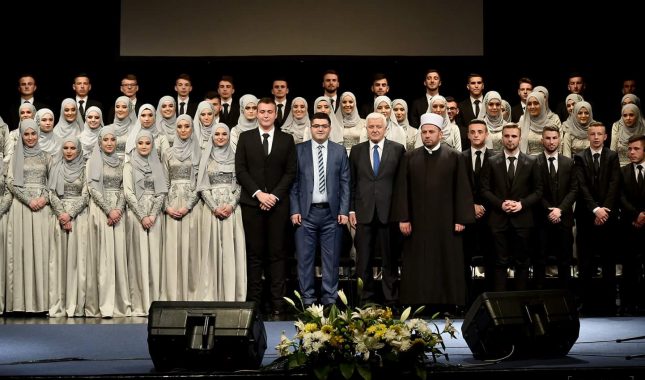 MEDRESA “MEHMED FATIH” ISPRATILA JOŠ JEDNU GENERACIJU MATURANATA I MATURANTKINJA