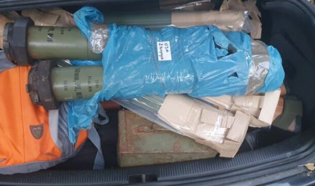 Policija Kosova: Spriječen teroristički napad, oružje u autu beogradskih oznaka