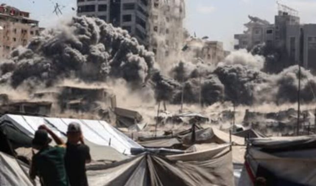 Zastrašujuće scene iz Gaze, stalno bombardovanje i ubijanje prognanih Palestinaca /VIDEO/