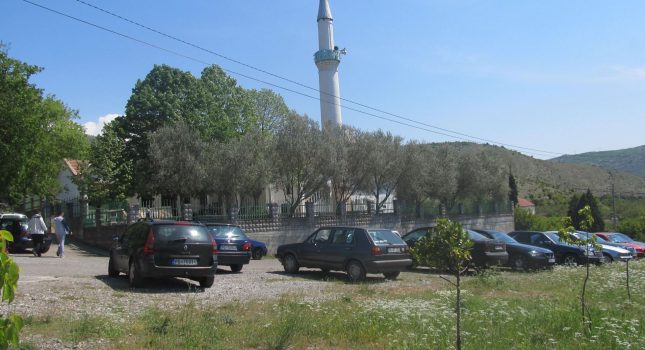 VRIEDNA DONACIJA ISLAMSKIH KNJIGA DŽEMATU U DINOŠI
