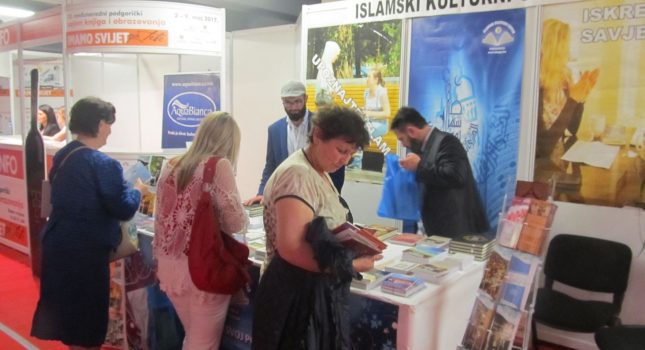 Štand IKC-a privukao i uposlio djevojke iz dalekog Tutina