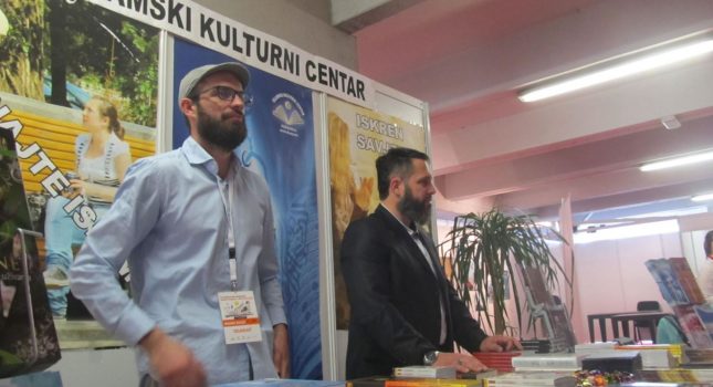 SENZACIONALNO! Na 12. međunarodnom sajmu knjiga u Podgorici podijeljeno preko 7 hiljada knjiga i preko 15 hiljada letaka