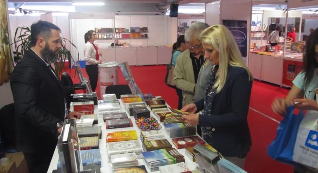 Štand IKC-a privukao i uposlio djevojke iz dalekog Tutina