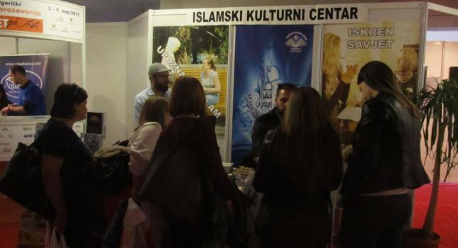 Štand IKC-a privukao i uposlio djevojke iz dalekog Tutina