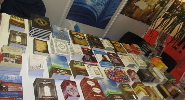 SENZACIONALNO! Na 12. međunarodnom sajmu knjiga u Podgorici podijeljeno preko 7 hiljada knjiga i preko 15 hiljada letaka