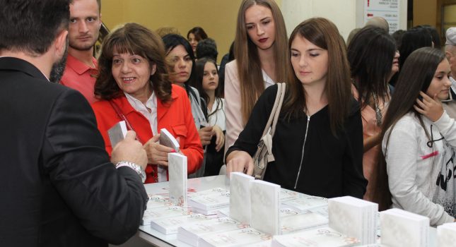 Poklon knjiga građanima Podgorice