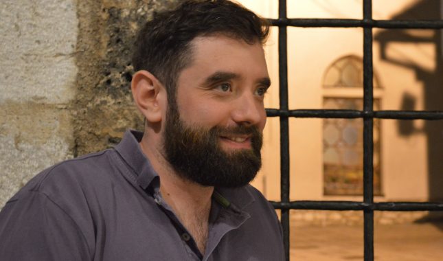 Hvala Allahu koji je učinio da neki ljudi vole istinu, makar je ne slijedili, i da mrze zabludu makar je slijedili