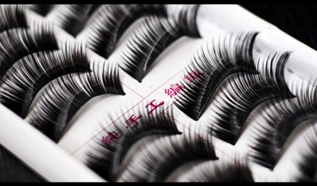 Da li je muslimanki dozvoljeno nositi periku, umjetne trepavice?