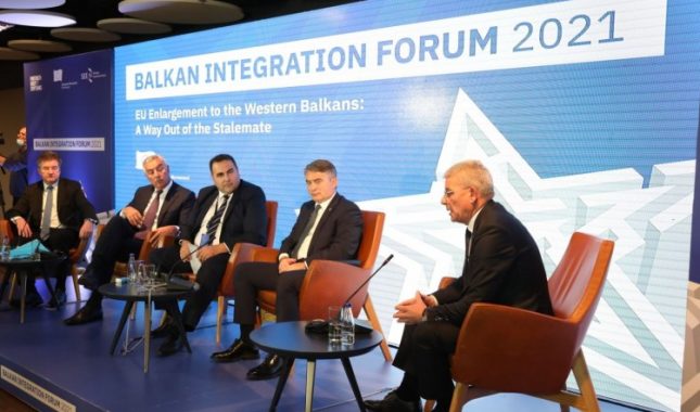 Džaferović u Podgorici: Neki su digli glave i misle razviti agende koje nisu u ratu