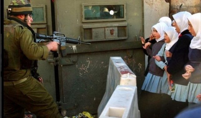 Tokom 2016. godine Izrael je ubio 134, a uhapsio oko 7.000 Palestinaca i oteo 12.326 dunuma palestinske zemlje