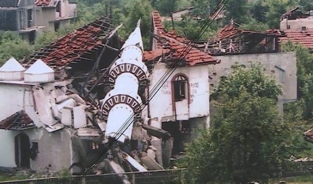Iako je donirao 20.000 maraka za izgradnju crkve, komšije su hadžiju Hazima razapeli na prozore džamije