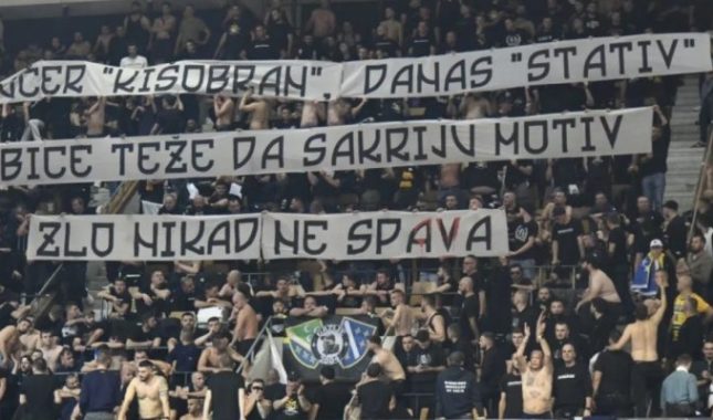 BH Fanaticosi poslali jasnu poruku Vučiću: „Jučer kišobran, danas stativ…“