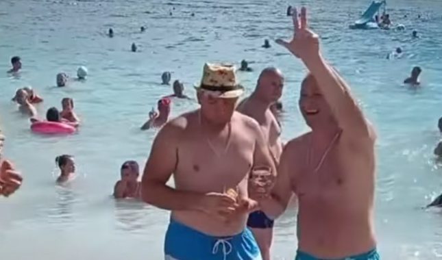 (VIDEO) Opet SRBI provociraju na plaži u Crnoj Gori – Pjevaju nacionalističke pjesme na razglasu