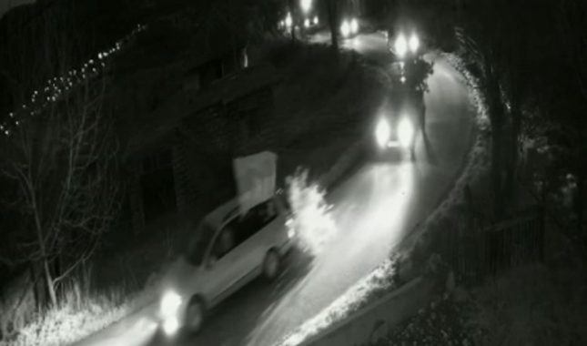 “Ustajte balije”: Pogledajte kako Srbi provociraju bošnjačke povratnike u Vlasenici /VIDEO/