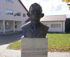 Bursać: Ustati pa ih pomenuti – Redžovići drže istorijski čas Crnoj Gori