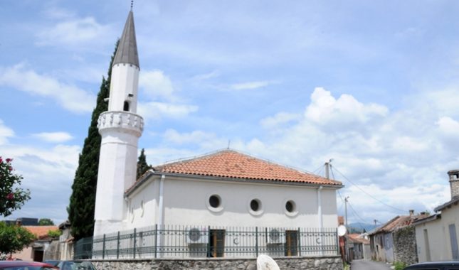 Konstantni napadi, psovke i uvrede na vjernike i vjernice u Starodoganjskoj džamiji u Podgorici