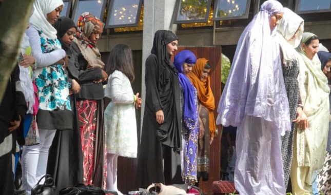 Adabi ponašanja muslimanke u džematu (džamiji)