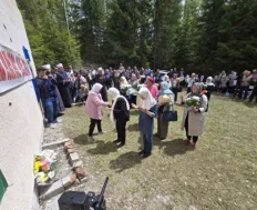 Obilježena 34. godišnjica masakra na Mostini kod Čajniča: Srpski zločinci su u lovačkom domu ubili 42 Bošnjaka