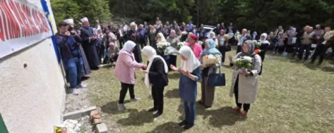 Obilježena 34. godišnjica masakra na Mostini kod Čajniča: Srpski zločinci su u lovačkom domu ubili 42 Bošnjaka