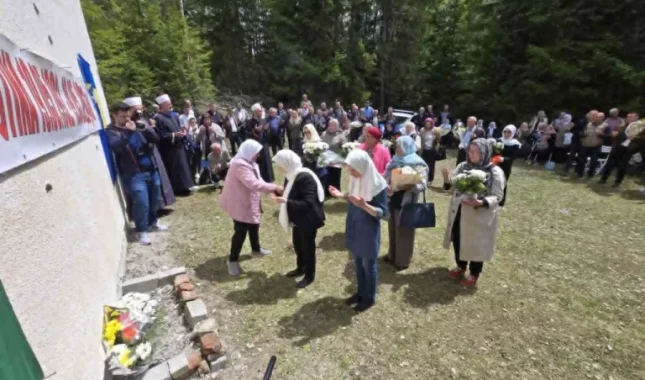 Obilježena 34. godišnjica masakra na Mostini kod Čajniča: Srpski zločinci su u lovačkom domu ubili 42 Bošnjaka