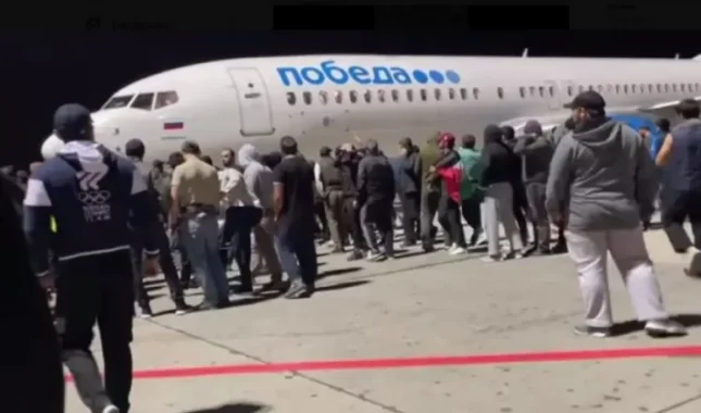 U Dagestanu demonstranti tražili putnike iz Tel Aviva na aerodromu: “Hitno se vratite u avione!” /VIDEO/