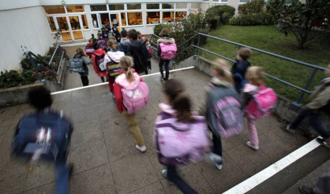 Diskriminacija u RS-u: Bošnjačka djeca bez bosanskog jezika, uče po planu i programu iz Srbije…