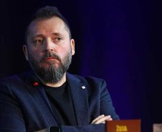 Bursać: Kakva crna EU, zazire Srbija od nje kao đavo od krsta!