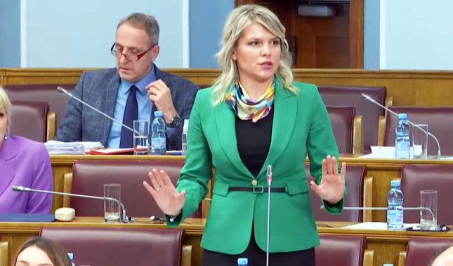 Vuksanović Stanković: Ne može crkva biti veća od države niti se može negirati genocid u Srebrenici (VIDEO)