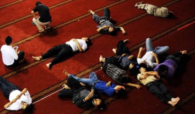 Učenje rukje / Odobreno liječenje Kur'anom, ali ne u džamijama