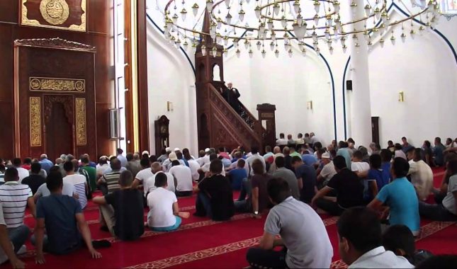 Da li je dozvoljeno neprisustvovanje namazima u džematu i džumi zbog koronavirusa